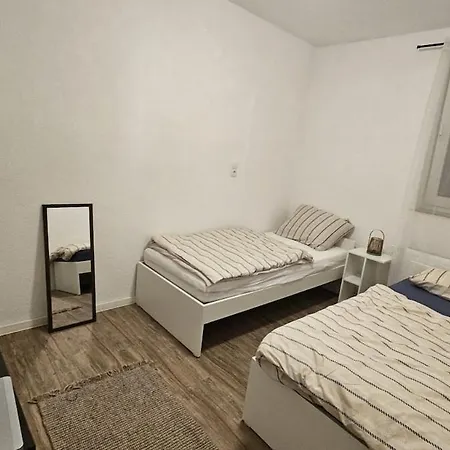 4 Reihenzimmer Bis 8 Personen Apartment Hotel Apartamento *