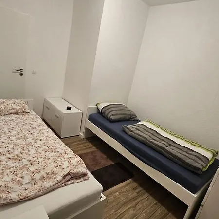 4 Reihenzimmer Bis 8 Personen Apartment Hotel *